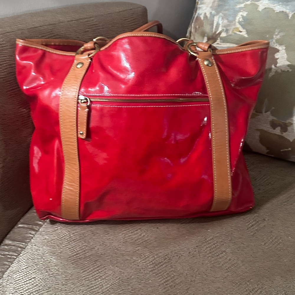 Stylish Cavalcanti Patent Leather Tote Made in Italy 🇮🇹